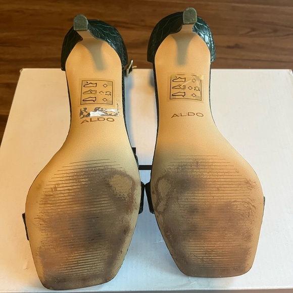 Ankle strap sandal and purse - Picture 8 of 9